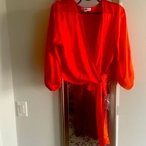 TOPSHOP satin blouse- fits M